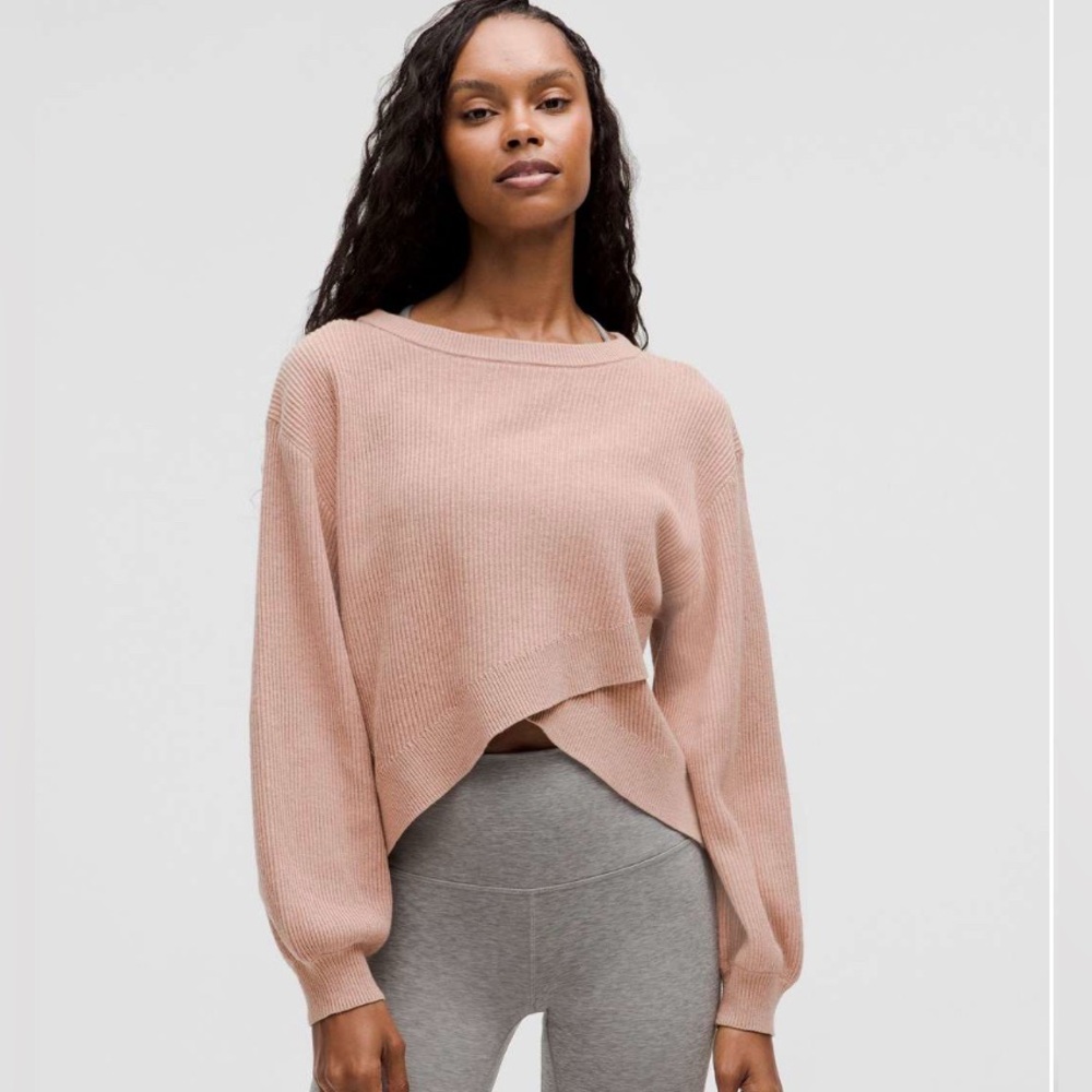 Lululemon Reversible Crossover Sweater
Warm Beige